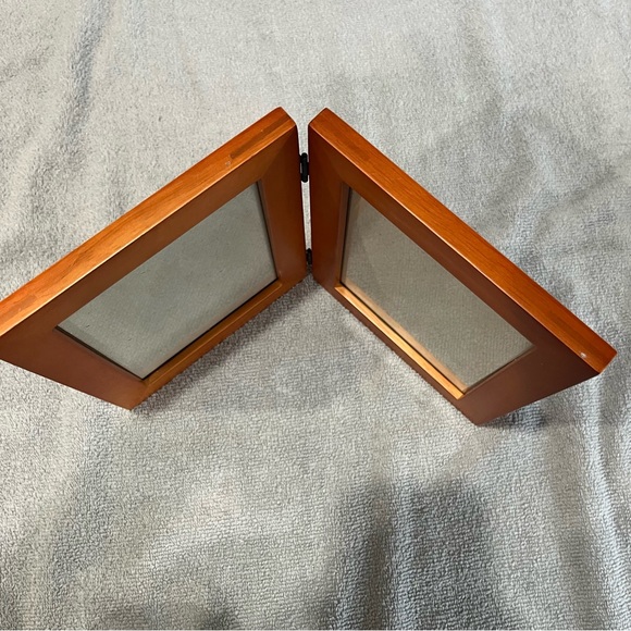 Elegant Brown Solid Wood Double Bifold Picture Frame 5x7 Home Decor Memories - Picture 2 of 4